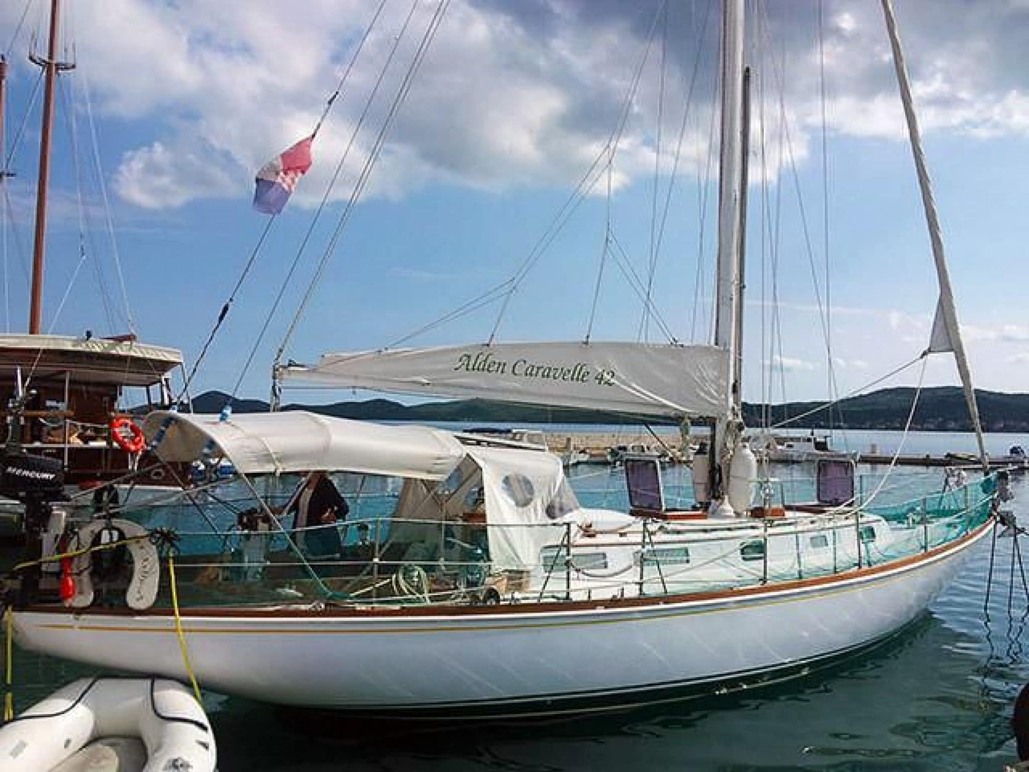 42′ John Alden Caravelle Sloop | Rockport Marine