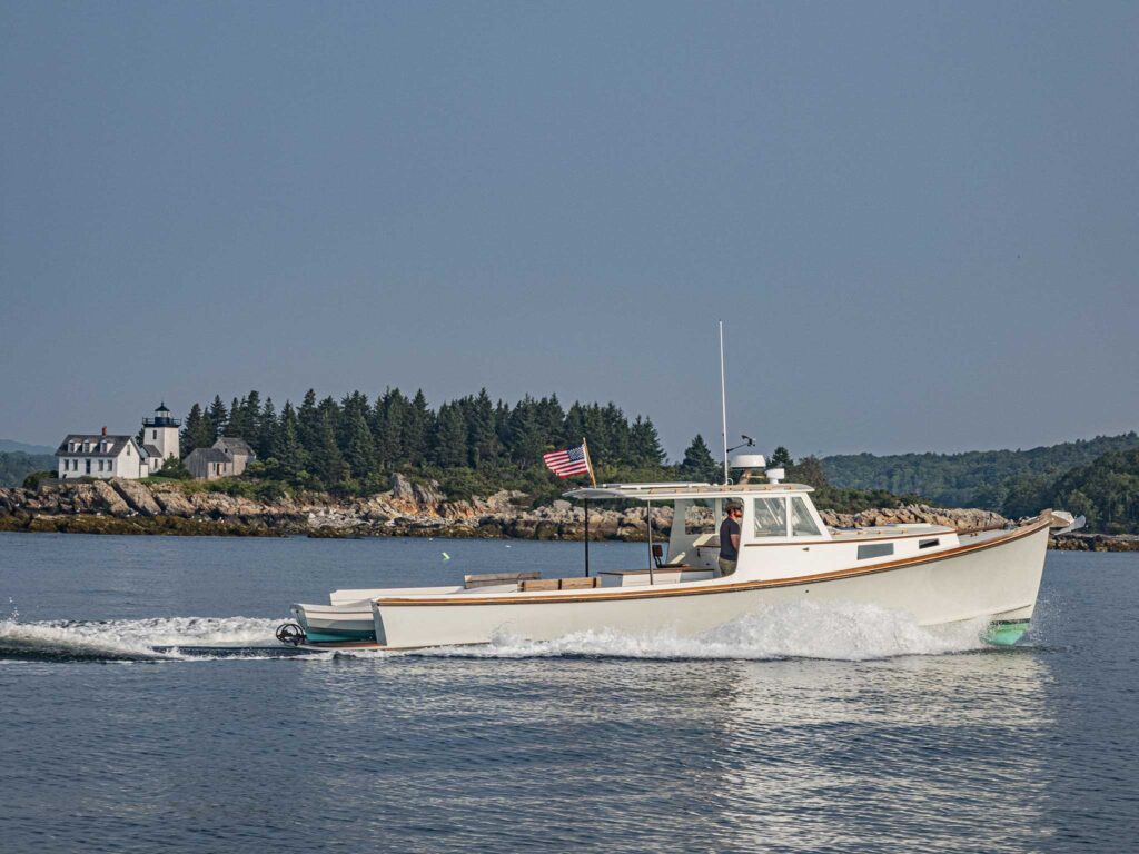 R37 dayboat built by Rockport Marine out for a cruise
